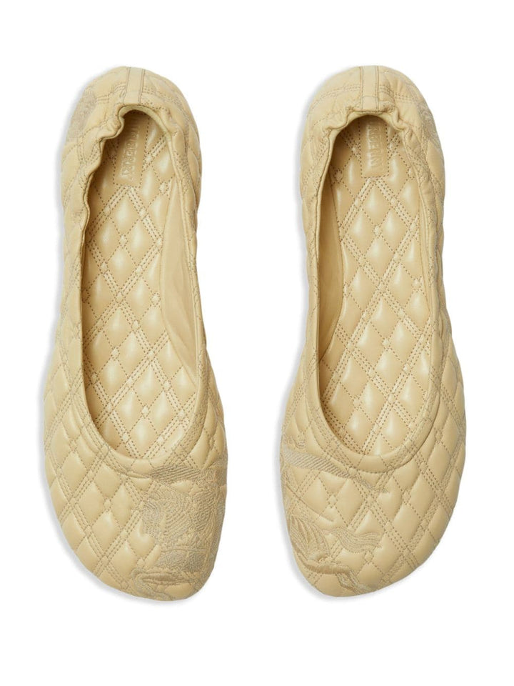 Burberry Flat Shoes 40 Burberry Flat shoes White Burberry Flat shoes White Brand