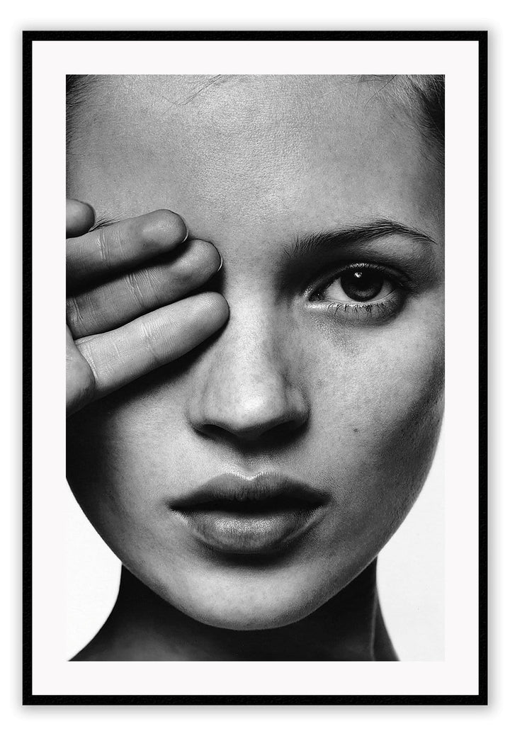 Canvas Print Small		50x70cm / Black Kate Moss B&W Kate Moss B& W Wall Art : Ready to hang framed artwork. Brand