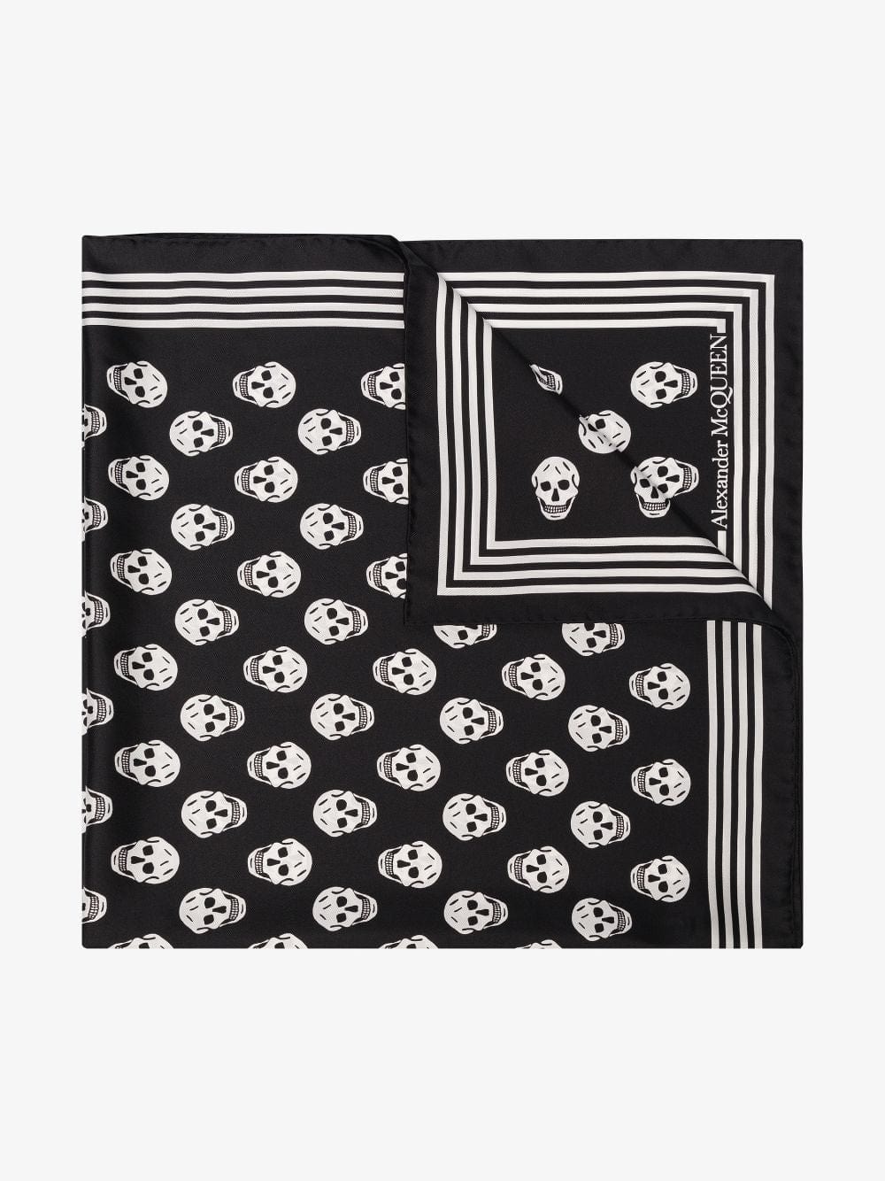 Alexander Mcqueen Scarves Hats & Gloves UNI Alexander McQueen Scarfs Black Alexander McQueen Scarfs Black Brand